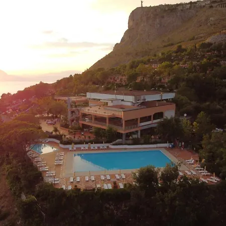 Pianeta Hotel apartamentowy 3*