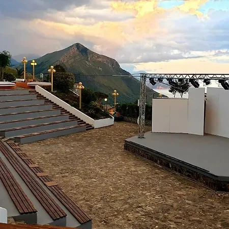 Ξενοδοχείο με διαμερίσματα Pianeta